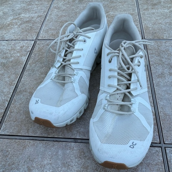 ON MEN'S CLOUD - Picture 1 of 12